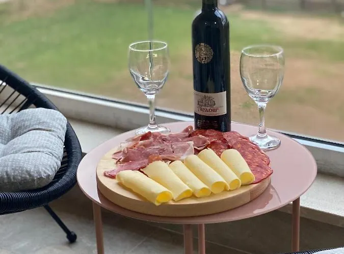 شقة Dedijer تريبينيي